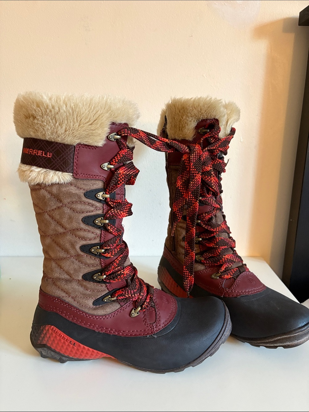 Merrell Burgundy and Black Winter Lace-Up Boots women 6 us